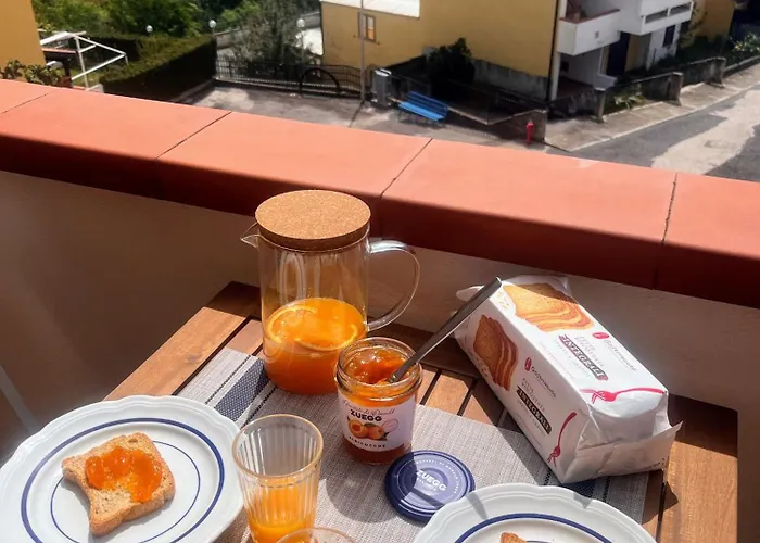 Bella Vista La Bussola شقة