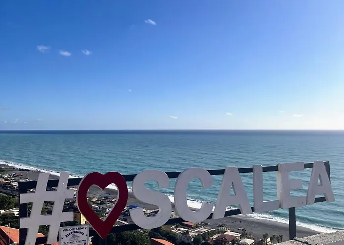 Bella Vista La Bussola سكاليا